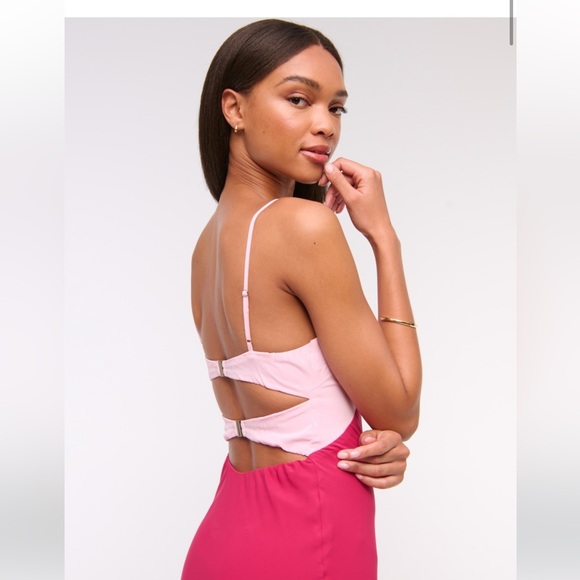 A&F Cutout Maxi Dress - Picture 3 of 7